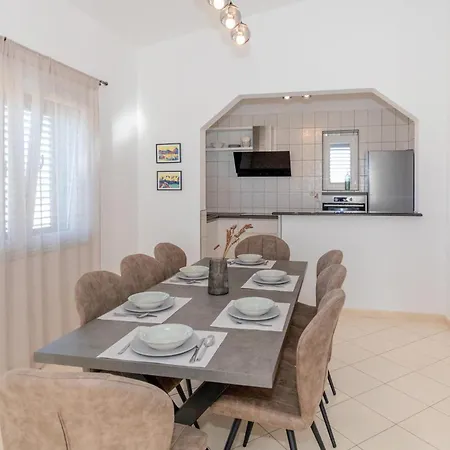 Gorgeous Home In Opuzen * Opuzen (Dubrovnik-Neretva)