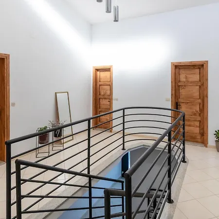 Gorgeous In With Heated Swimming Pool