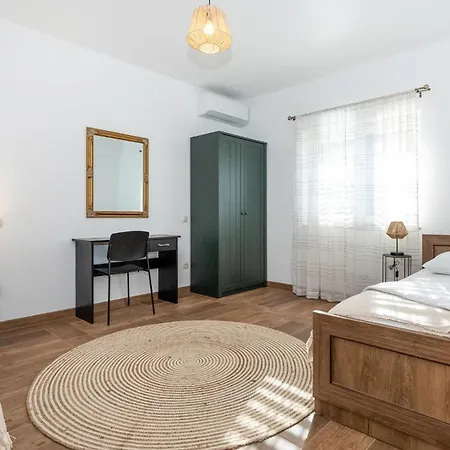 Gorgeous Home In Opuzen