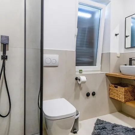 Gorgeous In With Heated Swimming Pool